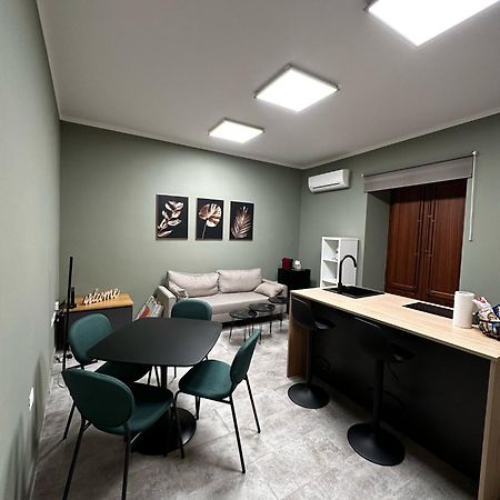 Addauru Luxury Apartment Carini Exterior photo